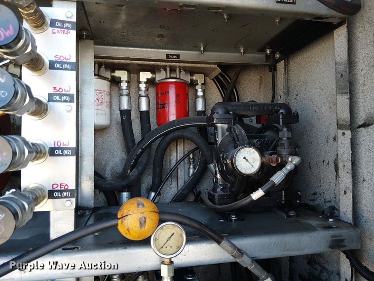 image for item EE5149 2007 Peterbilt 335 utility / service truck