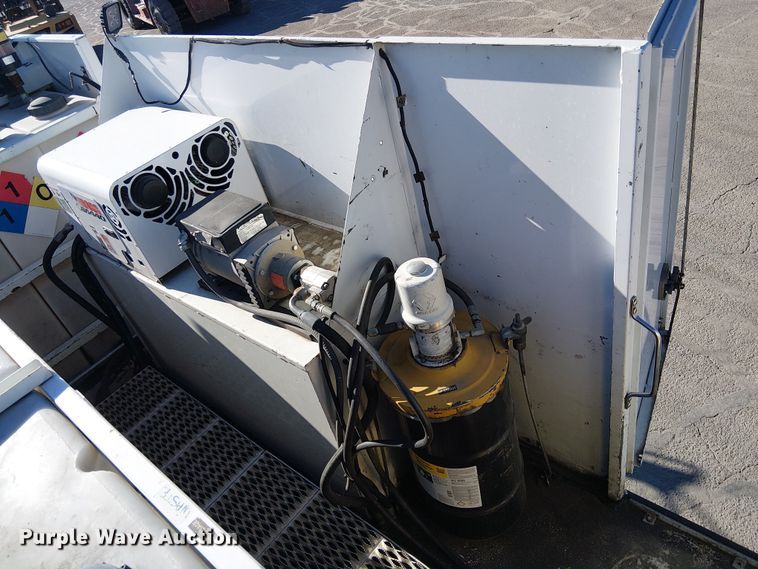 image for item EE5149 2007 Peterbilt 335 utility / service truck