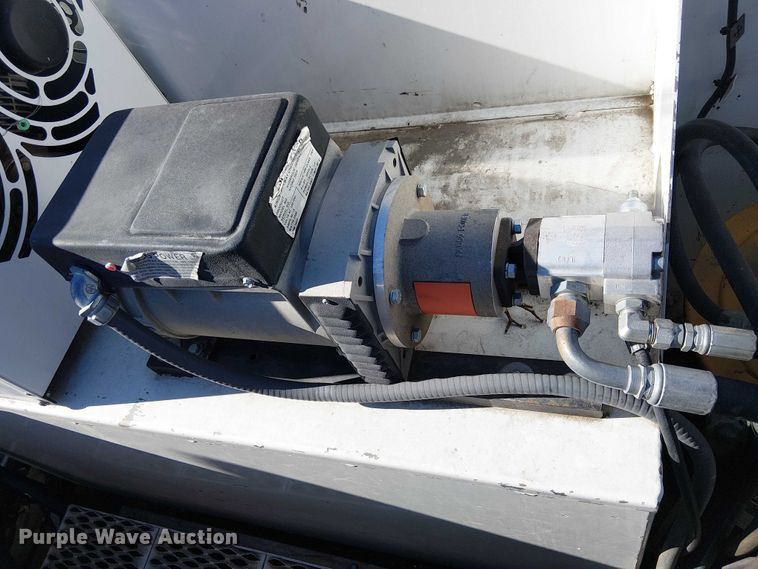 image for item EE5149 2007 Peterbilt 335 utility / service truck