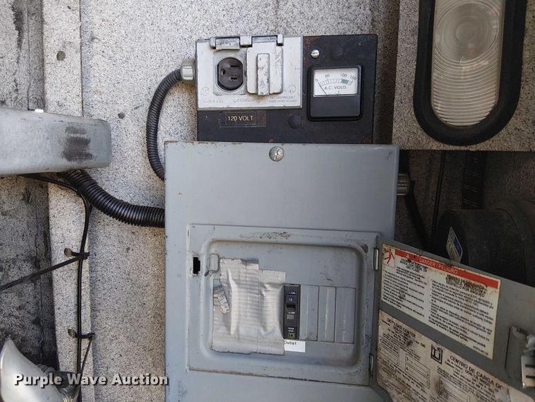 image for item EE5149 2007 Peterbilt 335 utility / service truck