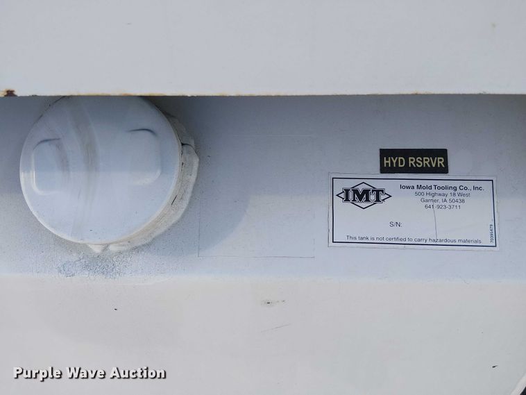 image for item EE5149 2007 Peterbilt 335 utility / service truck