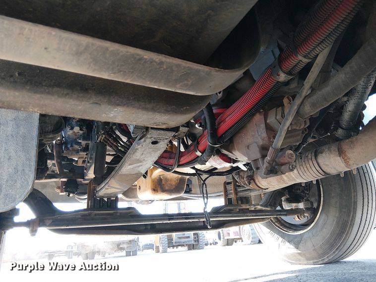 image for item EE5149 2007 Peterbilt 335 utility / service truck