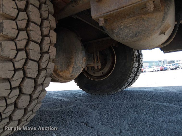 image for item EE5149 2007 Peterbilt 335 utility / service truck