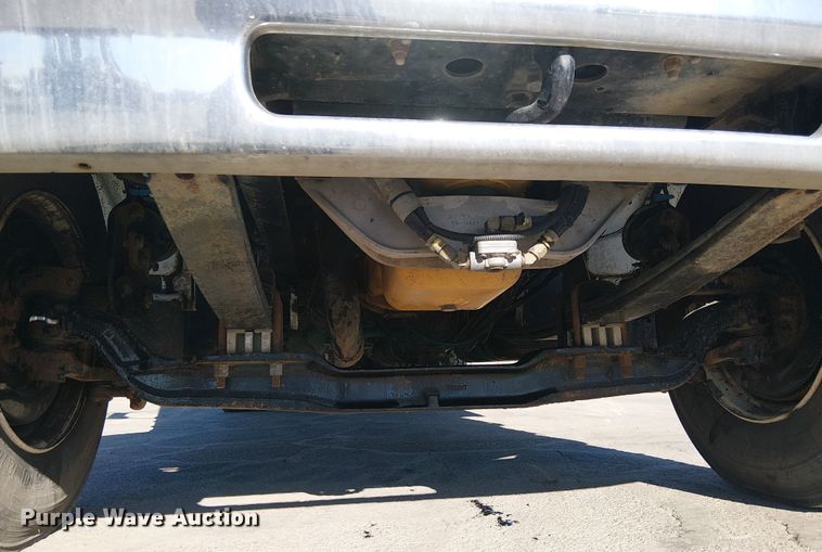 image for item EE5149 2007 Peterbilt 335 utility / service truck