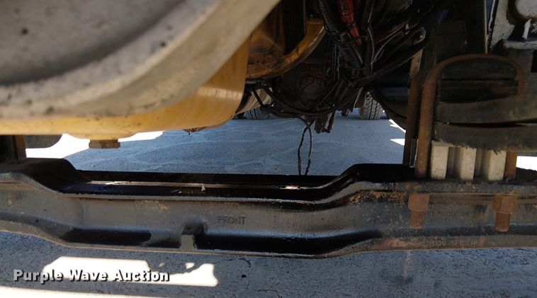 image for item EE5149 2007 Peterbilt 335 utility / service truck