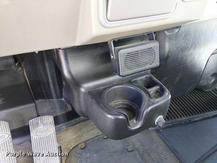 image for item EE5149 2007 Peterbilt 335 utility / service truck