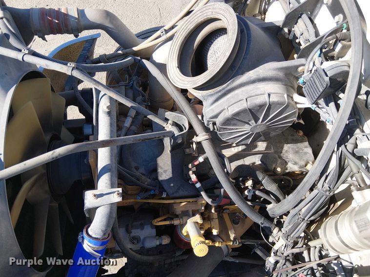 image for item EE5149 2007 Peterbilt 335 utility / service truck