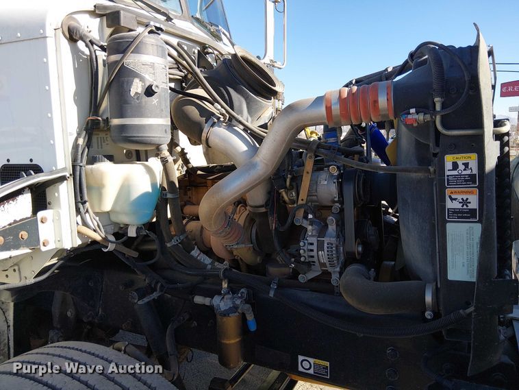 image for item EE5149 2007 Peterbilt 335 utility / service truck