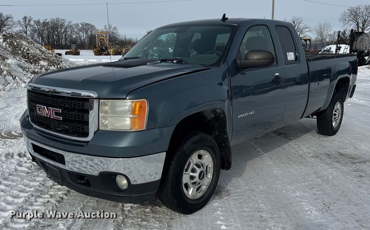 image for item EF2370 2011 GMC Sierra 2500HD Ext. Cab pickup truck