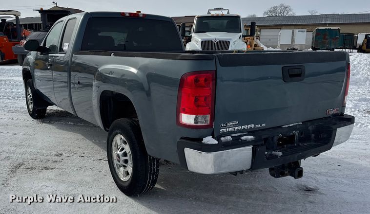 image for item EF2370 2011 GMC Sierra 2500HD Ext. Cab pickup truck