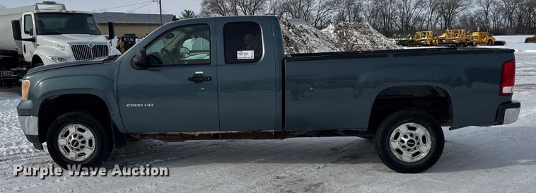 image for item EF2370 2011 GMC Sierra 2500HD Ext. Cab pickup truck