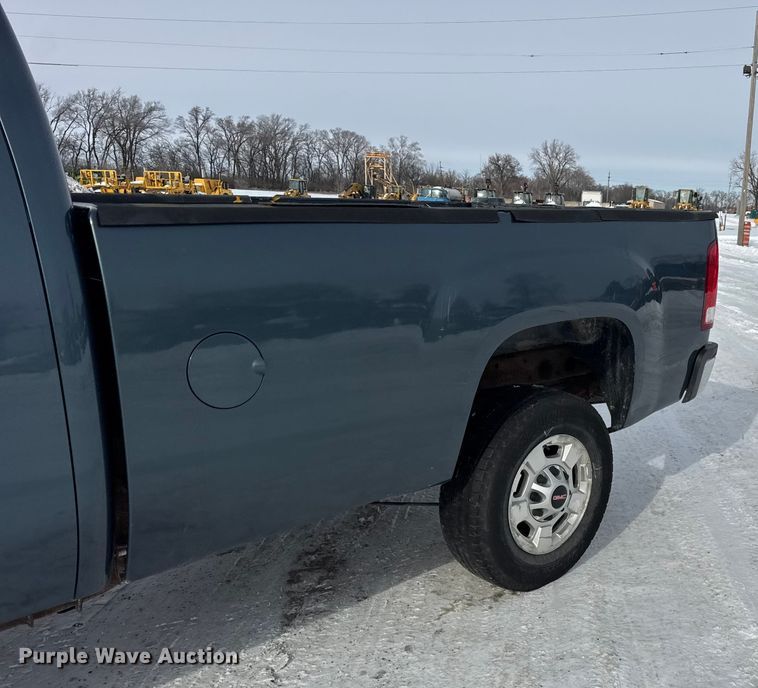 image for item EF2370 2011 GMC Sierra 2500HD Ext. Cab pickup truck