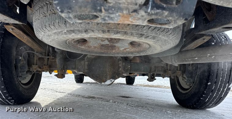 image for item EF2370 2011 GMC Sierra 2500HD Ext. Cab pickup truck