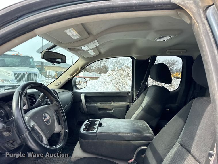 image for item EF2370 2011 GMC Sierra 2500HD Ext. Cab pickup truck