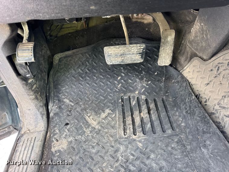 image for item EF2370 2011 GMC Sierra 2500HD Ext. Cab pickup truck