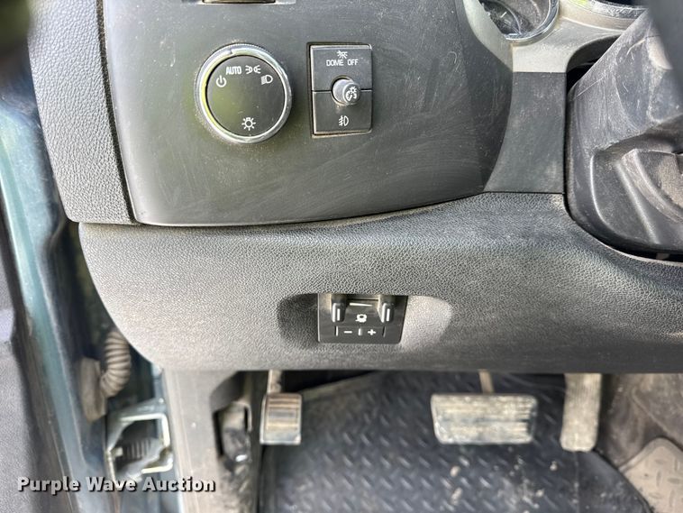 image for item EF2370 2011 GMC Sierra 2500HD Ext. Cab pickup truck