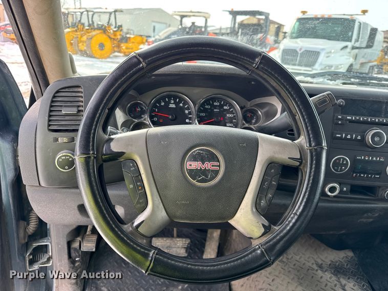 image for item EF2370 2011 GMC Sierra 2500HD Ext. Cab pickup truck