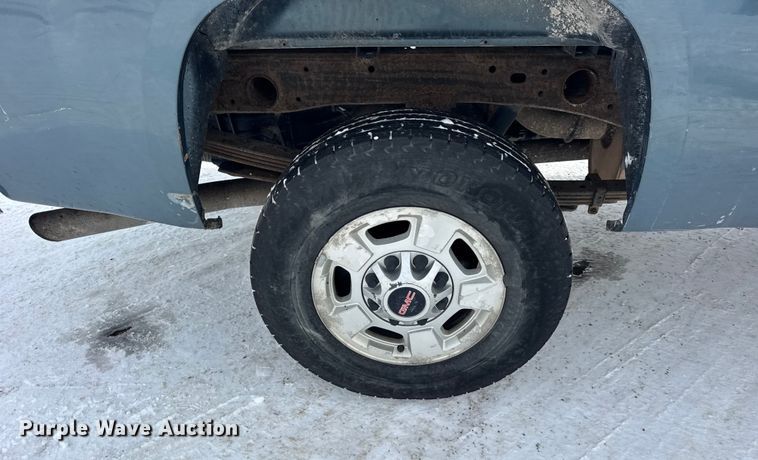 image for item EF2370 2011 GMC Sierra 2500HD Ext. Cab pickup truck