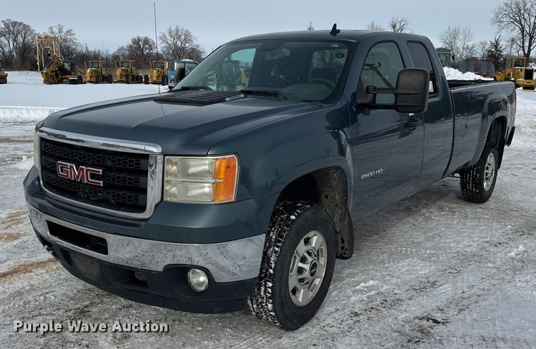 image for item EF2371 2011 GMC Sierra 2500HD Ext. Cab pickup truck