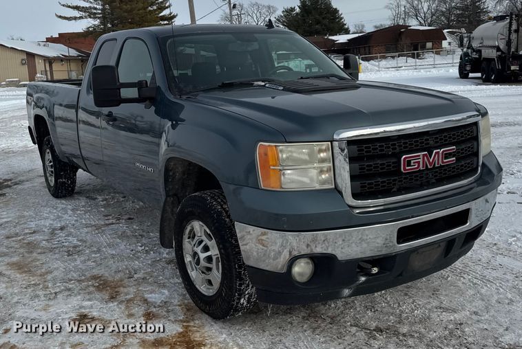 image for item EF2371 2011 GMC Sierra 2500HD Ext. Cab pickup truck