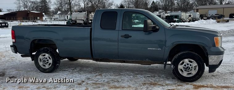 image for item EF2371 2011 GMC Sierra 2500HD Ext. Cab pickup truck