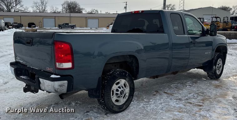 image for item EF2371 2011 GMC Sierra 2500HD Ext. Cab pickup truck