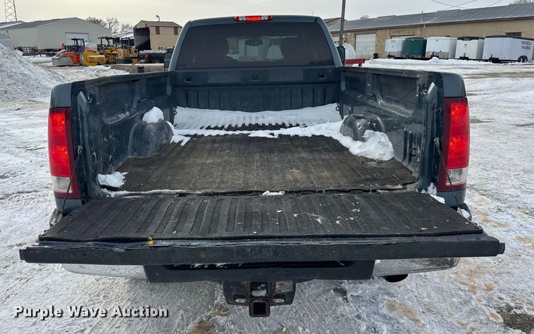 image for item EF2371 2011 GMC Sierra 2500HD Ext. Cab pickup truck