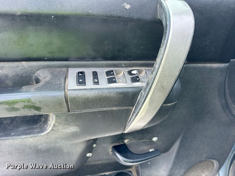 image for item EF2371 2011 GMC Sierra 2500HD Ext. Cab pickup truck