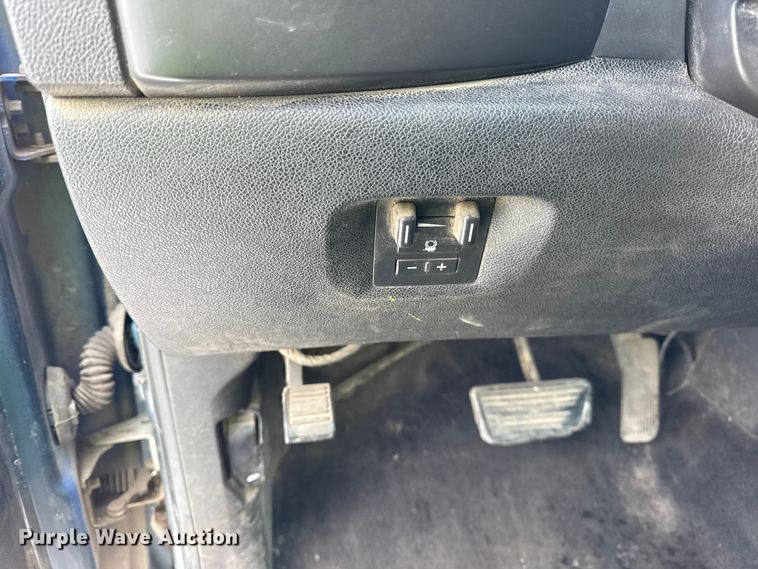 image for item EF2371 2011 GMC Sierra 2500HD Ext. Cab pickup truck