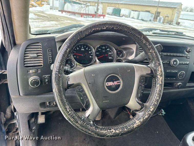 image for item EF2371 2011 GMC Sierra 2500HD Ext. Cab pickup truck