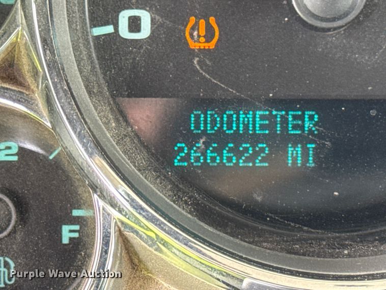 image for item EF2371 2011 GMC Sierra 2500HD Ext. Cab pickup truck