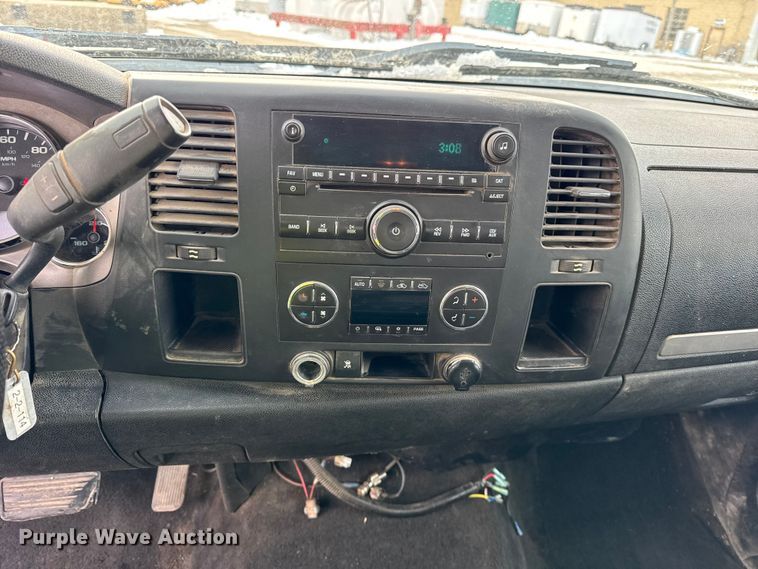 image for item EF2371 2011 GMC Sierra 2500HD Ext. Cab pickup truck