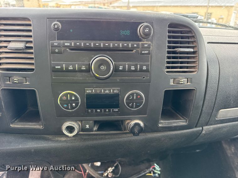 image for item EF2371 2011 GMC Sierra 2500HD Ext. Cab pickup truck