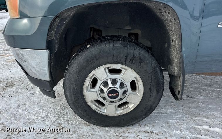 image for item EF2371 2011 GMC Sierra 2500HD Ext. Cab pickup truck