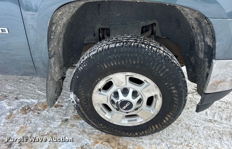 image for item EF2371 2011 GMC Sierra 2500HD Ext. Cab pickup truck