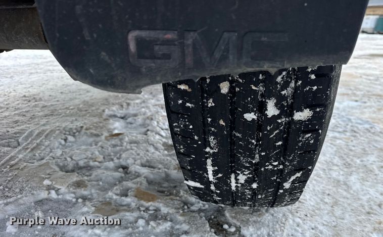 image for item EF2371 2011 GMC Sierra 2500HD Ext. Cab pickup truck