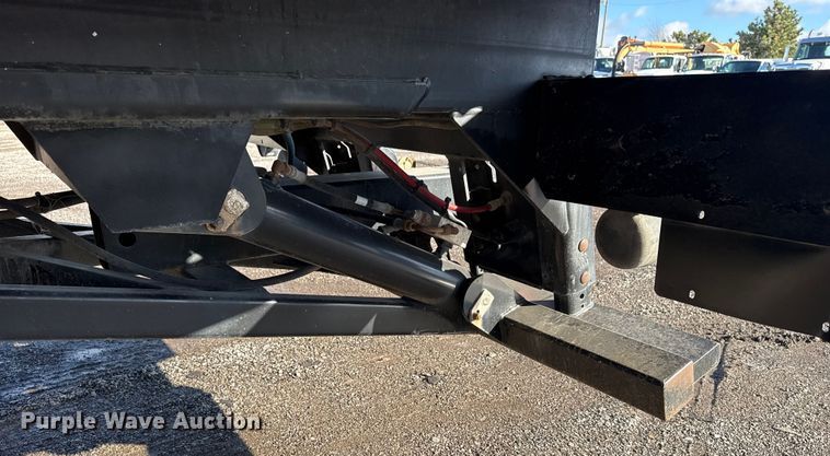 image for item EG1793 2011 Peterbilt 348 rollback truck