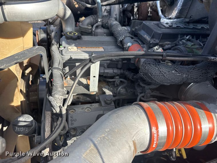 image for item EG1793 2011 Peterbilt 348 rollback truck