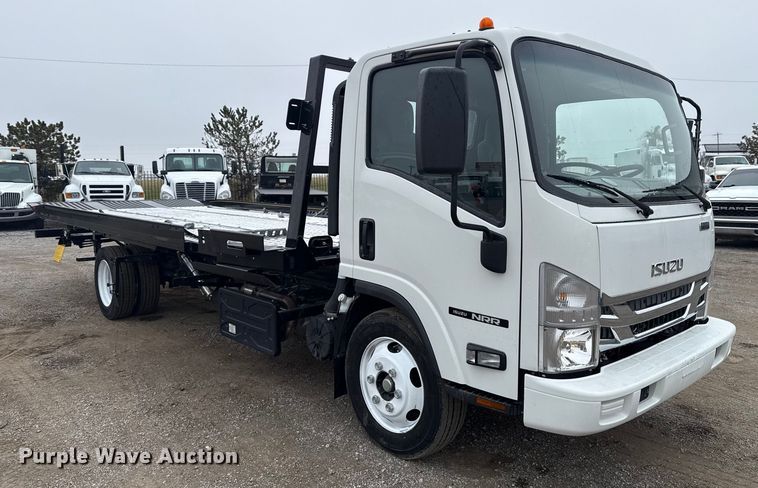image for item EG1828 2022 Isuzu NRR rollback truck
