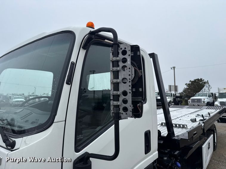 image for item EG1828 2022 Isuzu NRR rollback truck