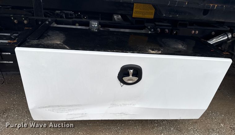 image for item EG1828 2022 Isuzu NRR rollback truck