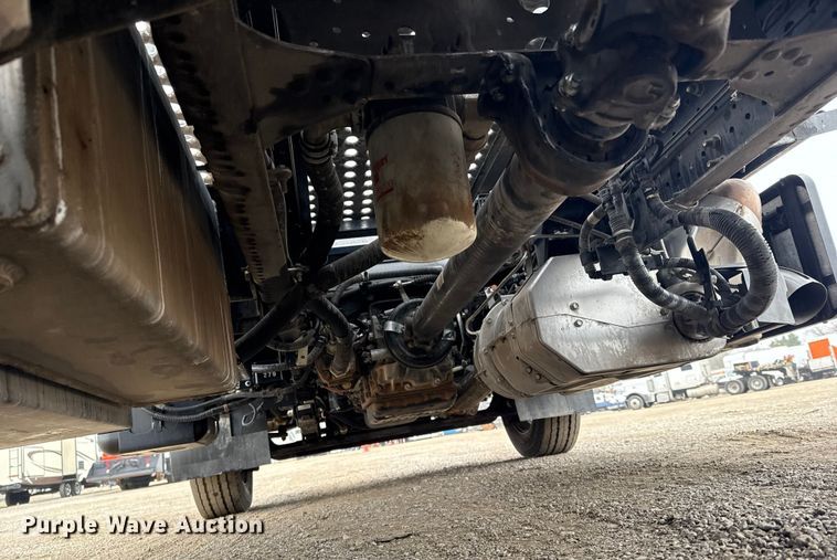 image for item EG1828 2022 Isuzu NRR rollback truck