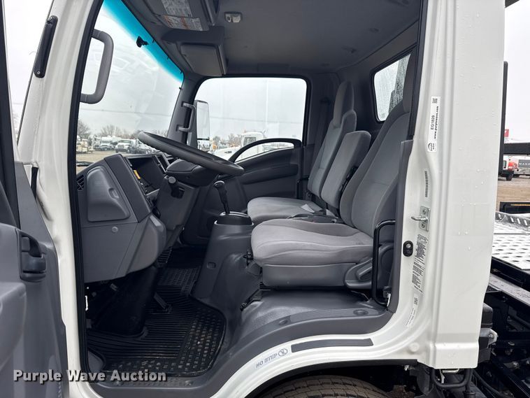 image for item EG1828 2022 Isuzu NRR rollback truck