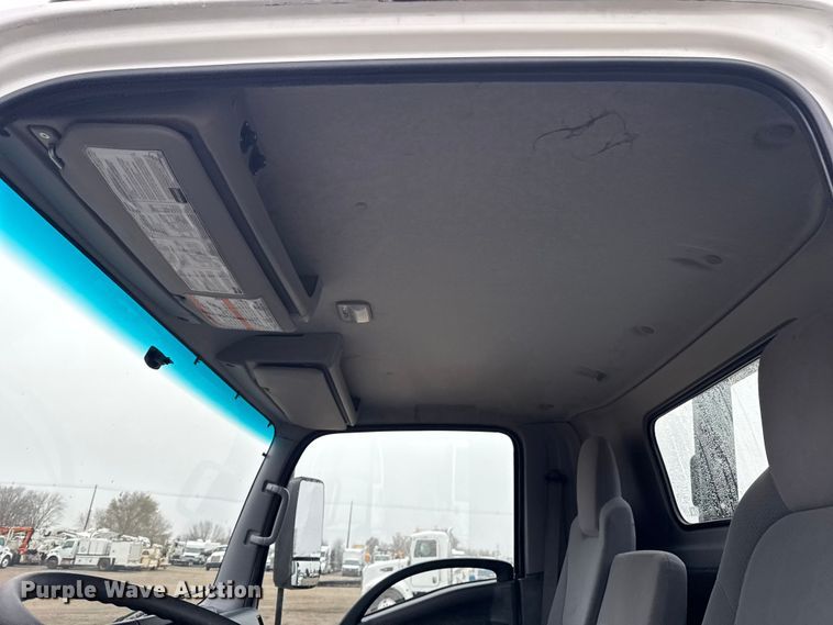 image for item EG1828 2022 Isuzu NRR rollback truck