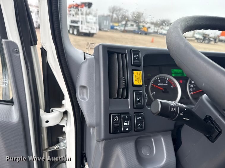 image for item EG1828 2022 Isuzu NRR rollback truck