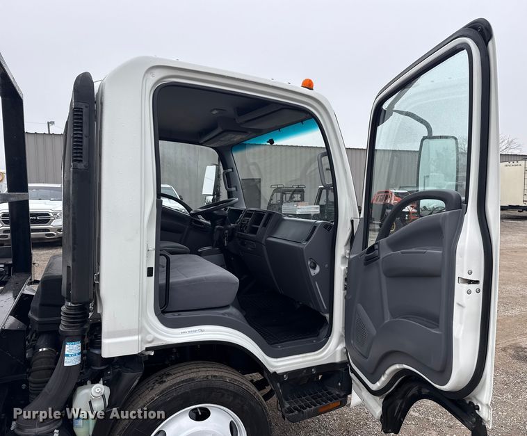 image for item EG1828 2022 Isuzu NRR rollback truck