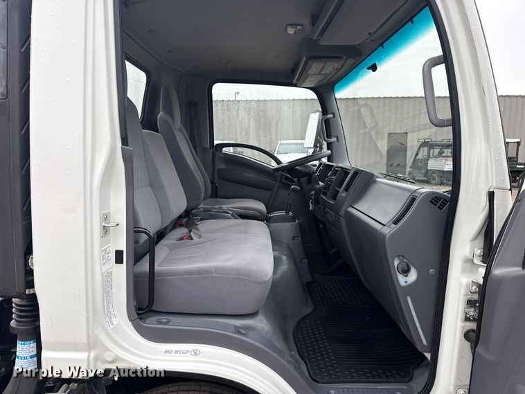 image for item EG1828 2022 Isuzu NRR rollback truck