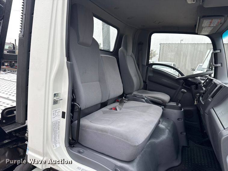 image for item EG1828 2022 Isuzu NRR rollback truck