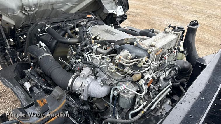 image for item EG1828 2022 Isuzu NRR rollback truck