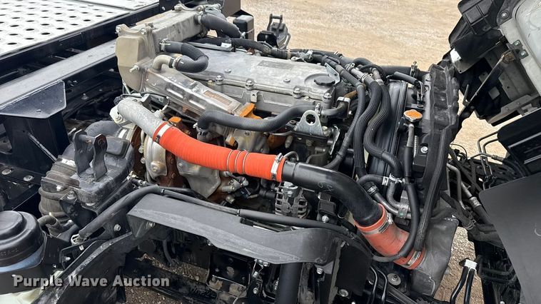 image for item EG1828 2022 Isuzu NRR rollback truck